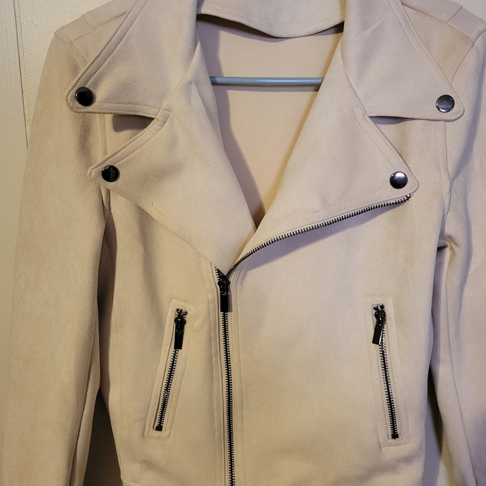 Jacket - Picture 4 of 6